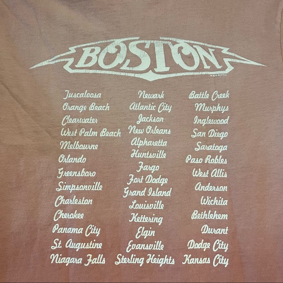 Boston World Tour Concert Tee Shirt - Picture 10 of 14
